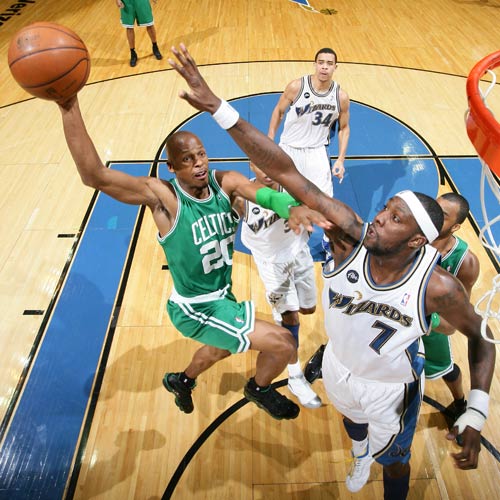 目前在基地 目前在基地