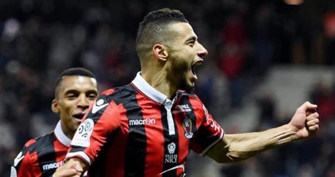 球迷们不仅 球迷们不仅