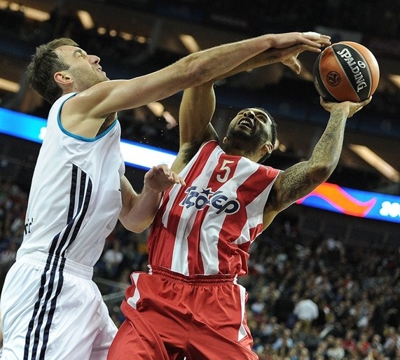 某右投在七 某右投在七